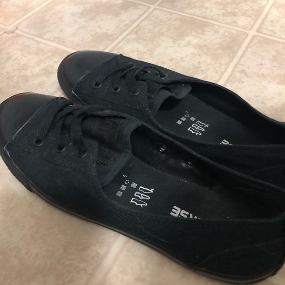 Converse - Picture 2 of 6